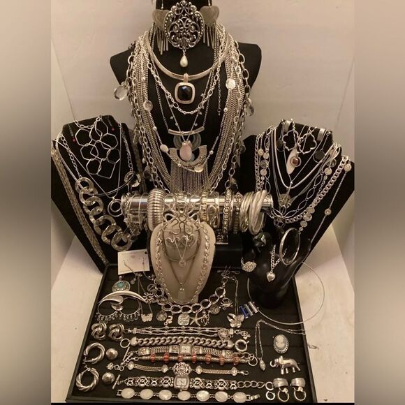 Huge 3 LB Vintage Modern Jewelry Lot- MYSTERY BOX! Wearable Estate Sale Designer - Picture 13 of 16